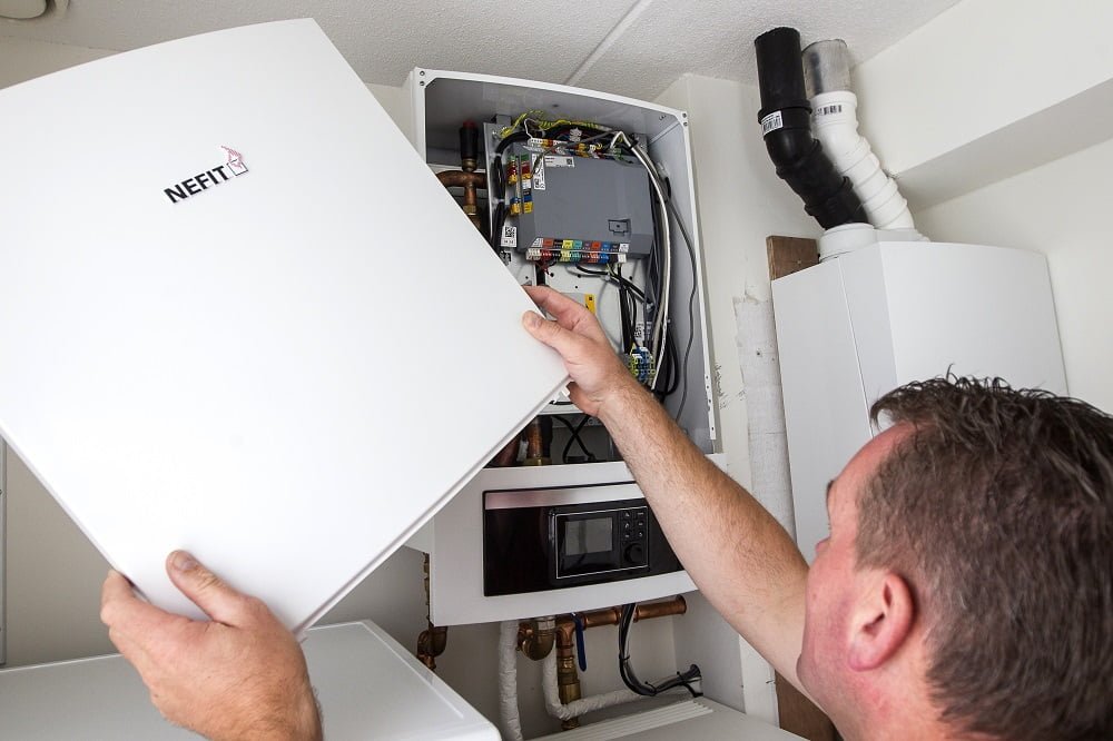 Onderhoud aan een Nefit CV-ketel
